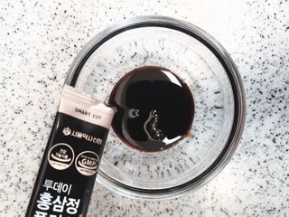 서울약사신협_투데이홍삼정플러스스틱_10g x 30포 — 5점을 준 리뷰어가 2021년 3월 올린 사용 사진