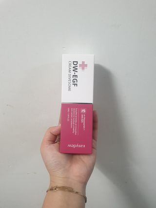 이지듀 DW-EGF 크림 다이브좀_콜라겐이 쏙쏙, 탄력피부로 다이빙 — 4.5점을 준 리뷰어가 2021년 2월 올린 사용 사진