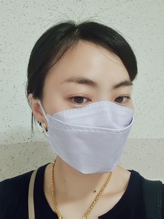 [이지아 마스크] 애니가드 더솔루션마스크 KF80 대형 컬러 4종 — 4.5점을 준 리뷰어가 2021년 7월 올린 사용 사진