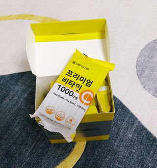 서울약사신협 프리미엄 비타민C 1,000mg_2.5g x 50포 — 5점을 준 리뷰어가 2021년 9월 올린 사용 사진