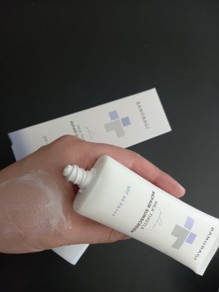바노바기 코스메틱 바노바기 밀크씨슬 리페어 시카 선스크린 플러스 50ml — 5점을 준 리뷰어가 2023년 1월 올린 사용 사진