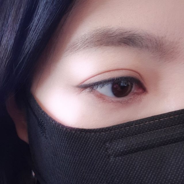 틸디앤 메이크 리얼무드 오토 아이라이너 리뷰 사진