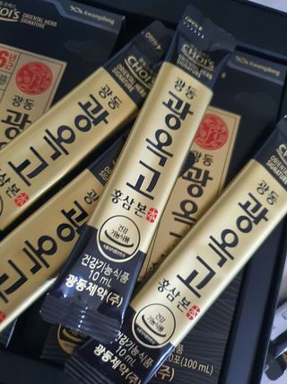 [광동제약] 광동 광옥고 홍삼 본 30포+쇼핑백 증정 — 4.5점을 준 리뷰어가 2021년 12월 올린 사용 사진