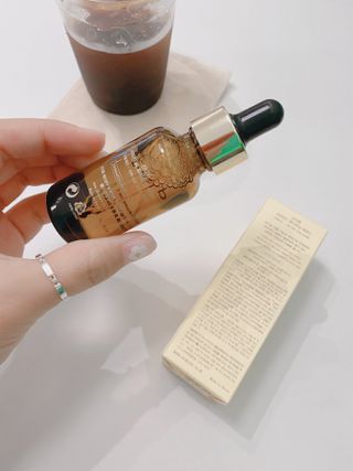 스킨큐어 산다화 비타민c 화이트닝 에센스 30ml — 5점을 준 리뷰어가 2021년 8월 올린 사용 사진