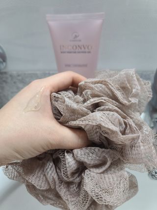 오투에니원 인컨보 바디 퍼퓸 샤워 젤 200ml — 5점을 준 리뷰어가 2023년 2월 올린 사용 사진