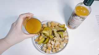 H365 [Kaskein Luomutyrniglögi] 핀란드 전통 무알콜 멀드와인 시벅톤 글로기 — 4점을 준 리뷰어가 2021년 4월 올린 사용 사진