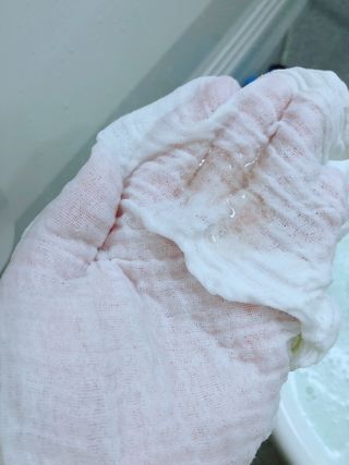 mom e 맘이 내추럴 베이비 케어 샴푸앤바스+로션 — 4점을 준 리뷰어가 2021년 1월 올린 사용 사진