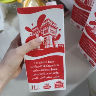 락티노브 프랑스에서 온 프리미엄 우유 래드바쉬 멸균우유 1L x 4개 — 5점을 준 리뷰어가 2021년 11월 올린 사용 사진