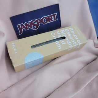 [후르디아] 끈적임 없는 착한성분 비건  핸드크림 3종 — 5점을 준 리뷰어가 2023년 2월 올린 사용 사진