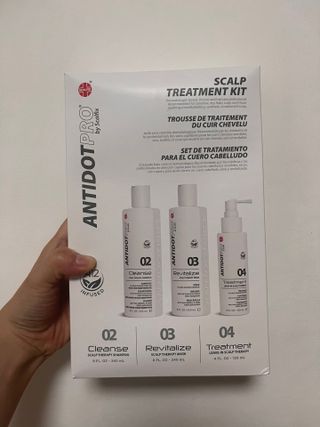 안티닷프로 두피케어 샴푸 — 5점을 준 리뷰어가 2022년 6월 올린 사용 사진