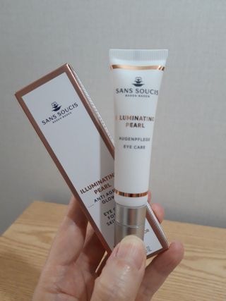 산수시 일루미네이팅 펄 영양 다크서클 스틱 아이 크림 케어 15ml — 5점을 준 리뷰어가 2021년 6월 올린 사용 사진