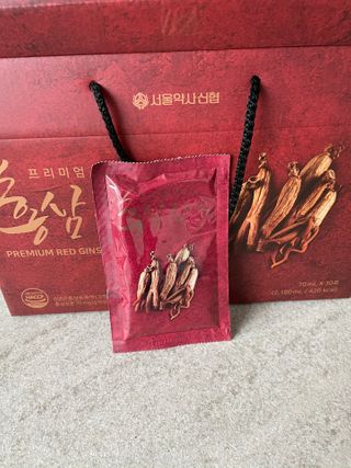 서울약사신협_프리미엄 6년근 홍삼진액_70mlx30포 — 5점을 준 리뷰어가 2021년 3월 올린 사용 사진