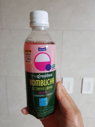 더그레잇티 콤부차 [매일유업] 더그레잇티 44kcal 콤부차 300ml *12개입 (오리지널 6개+베리리치 6개) — 5점을 준 리뷰어가 2023년 7월 올린 사용 사진