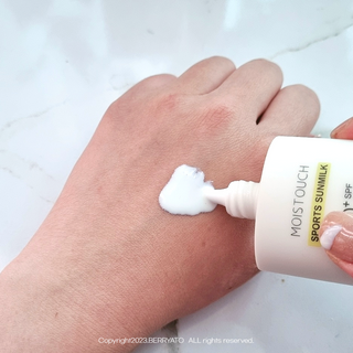 아이레시피 모이스트터치 스포츠 선밀크 50ml (SPF50+ PA+++) — 5점을 준 리뷰어가 2023년 4월 올린 사용 사진
