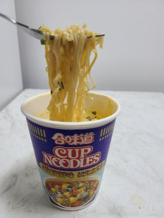 NISSIN 닛신 컵누들  4종 - 씨푸드오리지날, 씨푸드 스파이시, 씨푸드 커리, 씨푸드 XO소스 — 5점을 준 리뷰어가 2023년 1월 올린 사용 사진