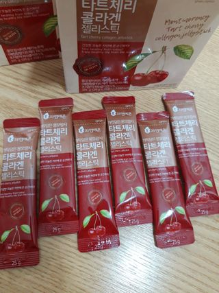 자연에온 가득담은 몽모랑시 타트체리 콜라겐 젤리스틱 — 5점을 준 리뷰어가 2021년 1월 올린 사용 사진
