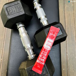 [인디닥터] 타이탄 BCAA 프로틴 젤리스틱 — 4.5점을 준 리뷰어가 2022년 5월 올린 사용 사진