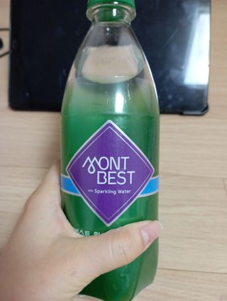 몽베스트 Montbest with Sparkling water Plain 20병 — 3점을 준 리뷰어가 2023년 2월 올린 사용 사진