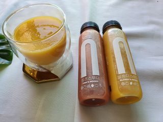 BLENDY'S 핑크 스무디+블론디 스무디 — 5점을 준 리뷰어가 2021년 10월 올린 사용 사진