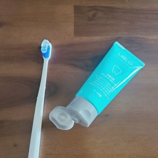 치과에서 쓰는 치약 _ 라벨제로 저불소 꼬마, 키즈, 유아, 베이비, 주니어 안전한 어린이치약 — 5점을 준 리뷰어가 2022년 11월 올린 사용 사진
