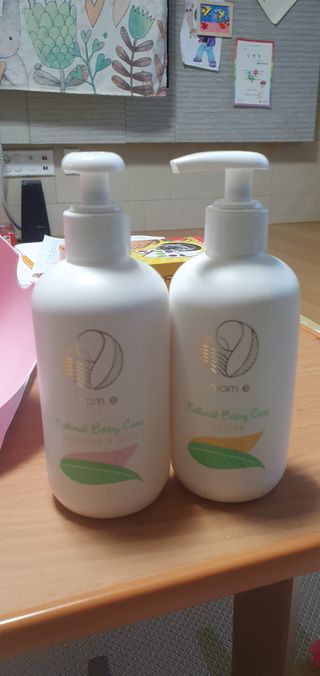 mom e 맘이 내추럴 베이비 케어 샴푸앤바스+로션 — 5점을 준 리뷰어가 2021년 1월 올린 사용 사진