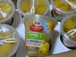 돌 MF[Dole] 파인애플컵/망고컵/복숭아컵 198g 6입X1박스 (맛 1가지 랜덤 발송) — 5점을 준 리뷰어가 2024년 10월 올린 사용 사진