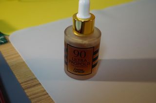 자민경 크레마카라콜 울트라 90 프로폴리스 앰플 — 5점을 준 리뷰어가 2020년 12월 올린 사용 사진