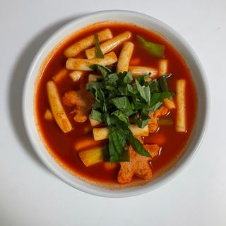 빨간키트 떡볶이 밀키트 2~3인분 매운맛 국물 떡볶이 만들기 쉬운 황금 레시피 분말 소스로 간편한 요리 — 5점을 준 리뷰어가 2021년 8월 올린 사용 사진