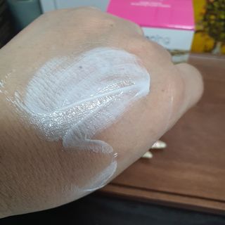 랑스레 매직피치 화이트닝 파워 화이트닝크림 — 5점을 준 리뷰어가 2021년 4월 올린 사용 사진