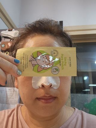세뚜아(Cettua) 세뚜아 스티키 포어 패치 Cettua Sticky Pore Patch — 3.5점을 준 리뷰어가 2023년 8월 올린 사용 사진