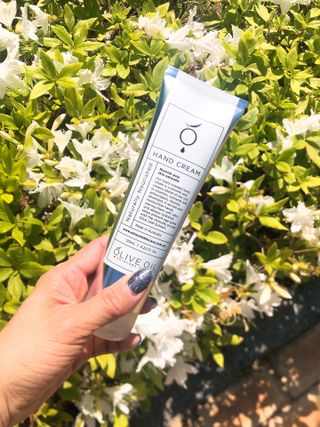 올리브 오일 스킨케어 컴퍼니 [OOSC] 보송보송한 내추럴리 너리시드 핸드크림 125ml — 5점을 준 리뷰어가 2021년 4월 올린 사용 사진