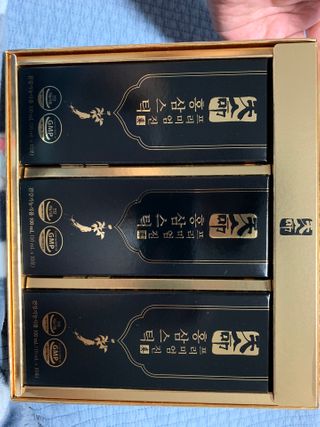 헬스업_천명진프리미엄홍삼스틱_10ml x 30포 — 5점을 준 리뷰어가 2021년 2월 올린 사용 사진