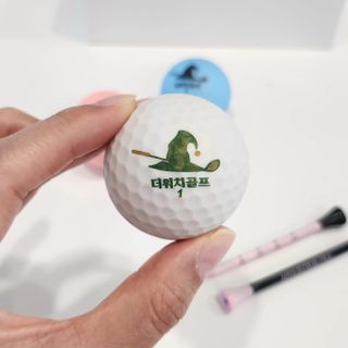더위치골프(thewitchgolf) 프리미엄 골프 공 더위치골프 매트 펄 컬러의 3피스볼 더위치골프 골프볼 선물세트 — 5점을 준 리뷰어가 2023년 9월 올린 사용 사진