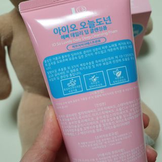 IO 아이오 오늘도 넌 예뻐 - 데일리딥 클렌징폼 — 5점을 준 리뷰어가 2021년 2월 올린 사용 사진