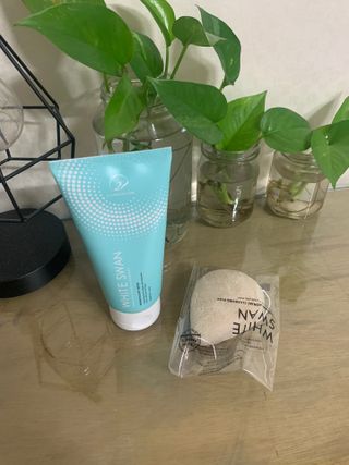 오투에니원 화이트 스완 퍼펙트 폼 클렌징 150g 퍼프증정 — 5점을 준 리뷰어가 2022년 12월 올린 사용 사진