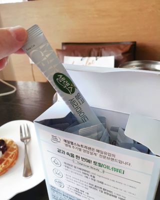 셀렉스스포츠 셀렉스 밀크세라마이드 저분자피쉬콜라겐 28포 X 1박스 — 5점을 준 리뷰어가 2021년 7월 올린 사용 사진