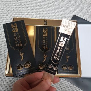 헬스업_천명진프리미엄홍삼스틱_10ml x 30포 — 5점을 준 리뷰어가 2021년 2월 올린 사용 사진