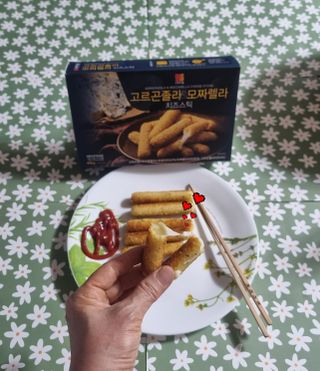 디케이식품(주) 고르곤졸라&모짜렐라 치즈스틱 400g — 5점을 준 리뷰어가 2023년 3월 올린 사용 사진