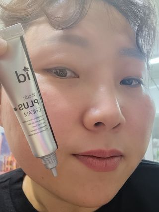 아이디플라코스메틱 아이디 브이로직 플러스 크림 15ml X 4EA — 5점을 준 리뷰어가 2022년 1월 올린 사용 사진
