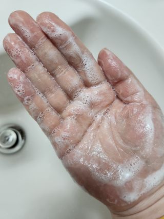 프리마인 메이크업과 들뜨는 각질까지 한방에 깐달걀로! 순하기까지한 셀베이스 그린티클렌저(200ml) — 5점을 준 리뷰어가 2023년 2월 올린 사용 사진