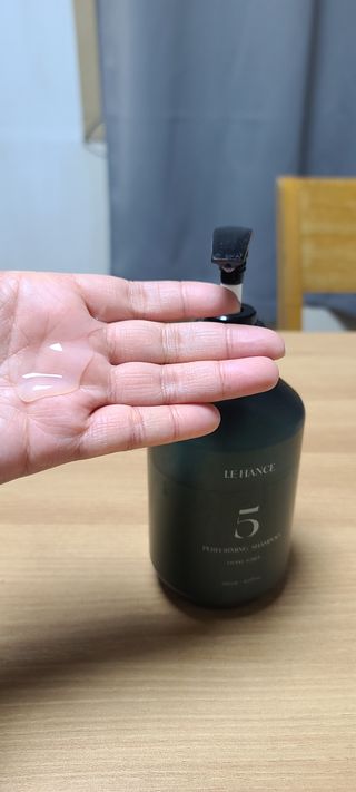 르핸스 퍼포밍 5 샴푸 비반트 포렛/베티버 포그 — 5점을 준 리뷰어가 2023년 1월 올린 사용 사진