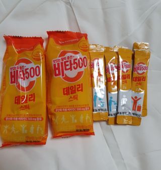 [광동제약] 비타500데일리스틱70포&굿즈3종 — 5점을 준 리뷰어가 2021년 10월 올린 사용 사진