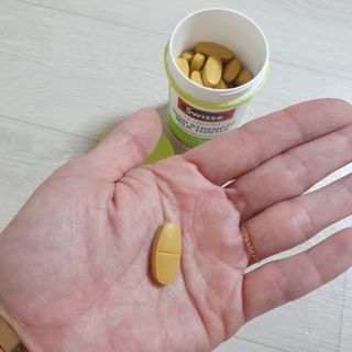 Swisse 스위스 고함량 밀크씨슬 35,000mg 60정 — 5점을 준 리뷰어가 2021년 11월 올린 사용 사진