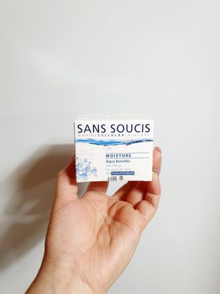 산수시 아쿠아 베네핏 24h 수부지 물광 속건조 수분크림 50ml — 5점을 준 리뷰어가 2021년 6월 올린 사용 사진