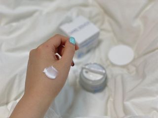 산수시 아쿠아 베네핏 24h 수부지 물광 속건조 수분크림 50ml — 4.5점을 준 리뷰어가 2021년 6월 올린 사용 사진