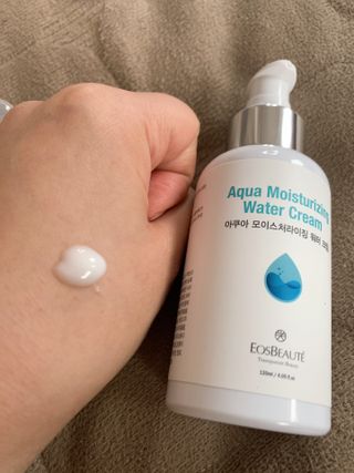 약손명가코스메틱 에오스보떼 아쿠아 모이스처라이징 워터 크림 — 4점을 준 리뷰어가 2022년 1월 올린 사용 사진