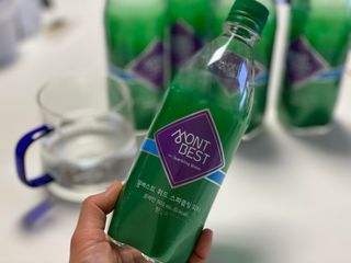 몽베스트 Montbest with Sparkling water Plain 20병 — 5점을 준 리뷰어가 2021년 11월 올린 사용 사진