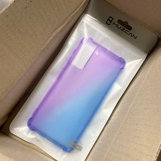 뮤즈캔 갤럭시S21 시리즈 그라데이션 탱크방탄 케이스 — 5점을 준 리뷰어가 2021년 2월 올린 사용 사진