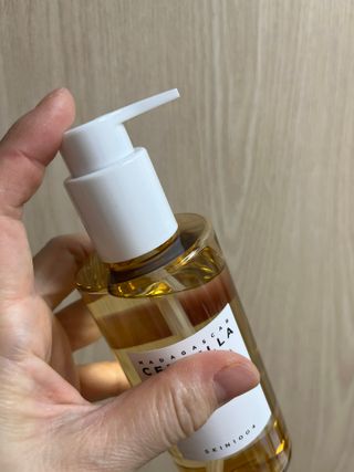 스킨1004 [SKIN1004] 마다가스카르 센텔라 라이트 클렌징 오일 200ml — 5점을 준 리뷰어가 2024년 7월 올린 사용 사진