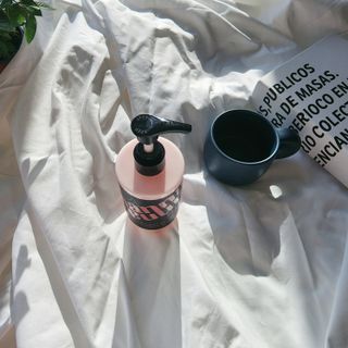 난나 살몬 스파이더 검버섯 미백 톤업 화이트닝 연어 앰플 크림 300ml 대용량 — 5점을 준 리뷰어가 2022년 12월 올린 사용 사진